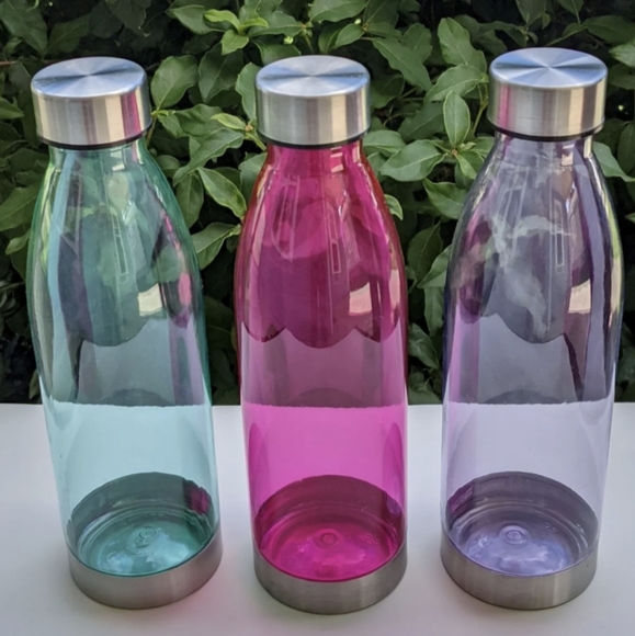 Pink Personalized 22oz. BPA FREE Holographic Heart Design Water Bottle - Picture 10 of 10